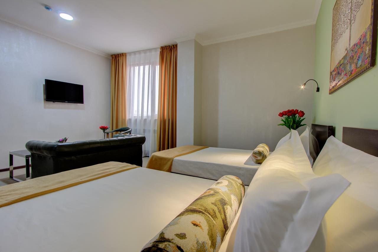 Olive Hotel Bishkek Exterior foto
